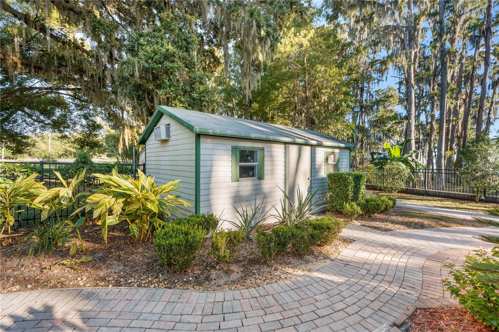 MONTE VISTA PARK FARMS #25 - Residential