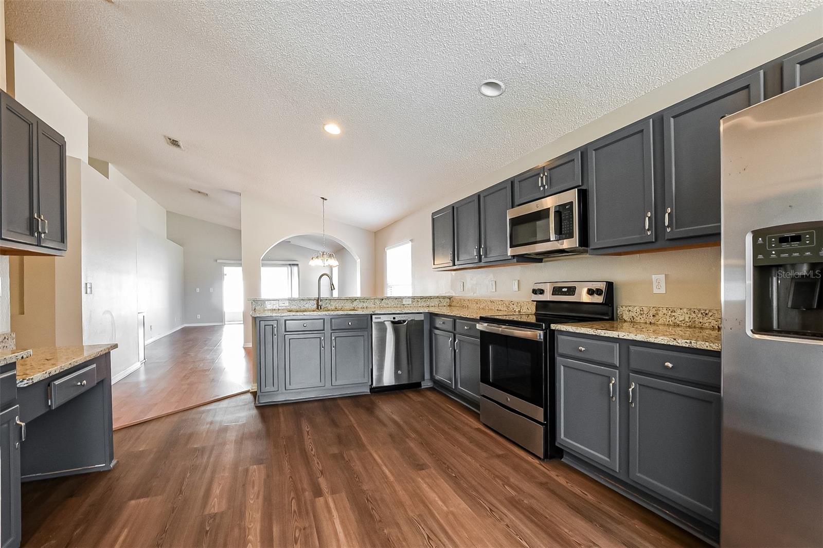 BLUE SPGS VILLAS - Residential