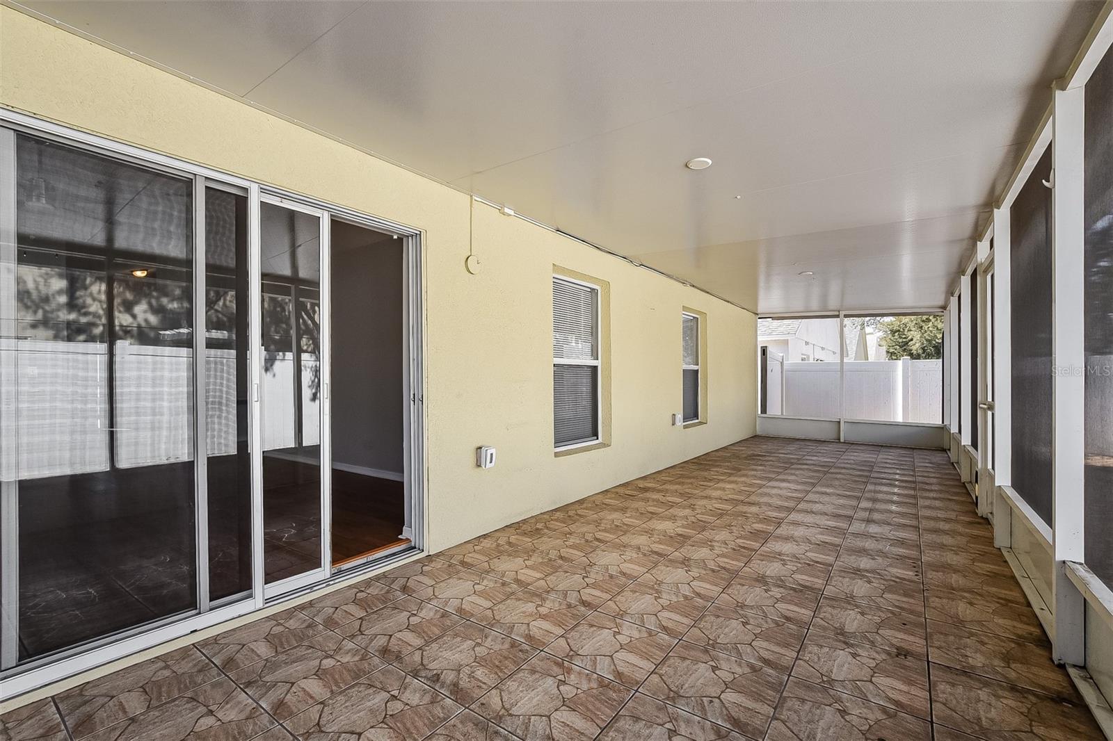 BLUE SPGS VILLAS - Residential