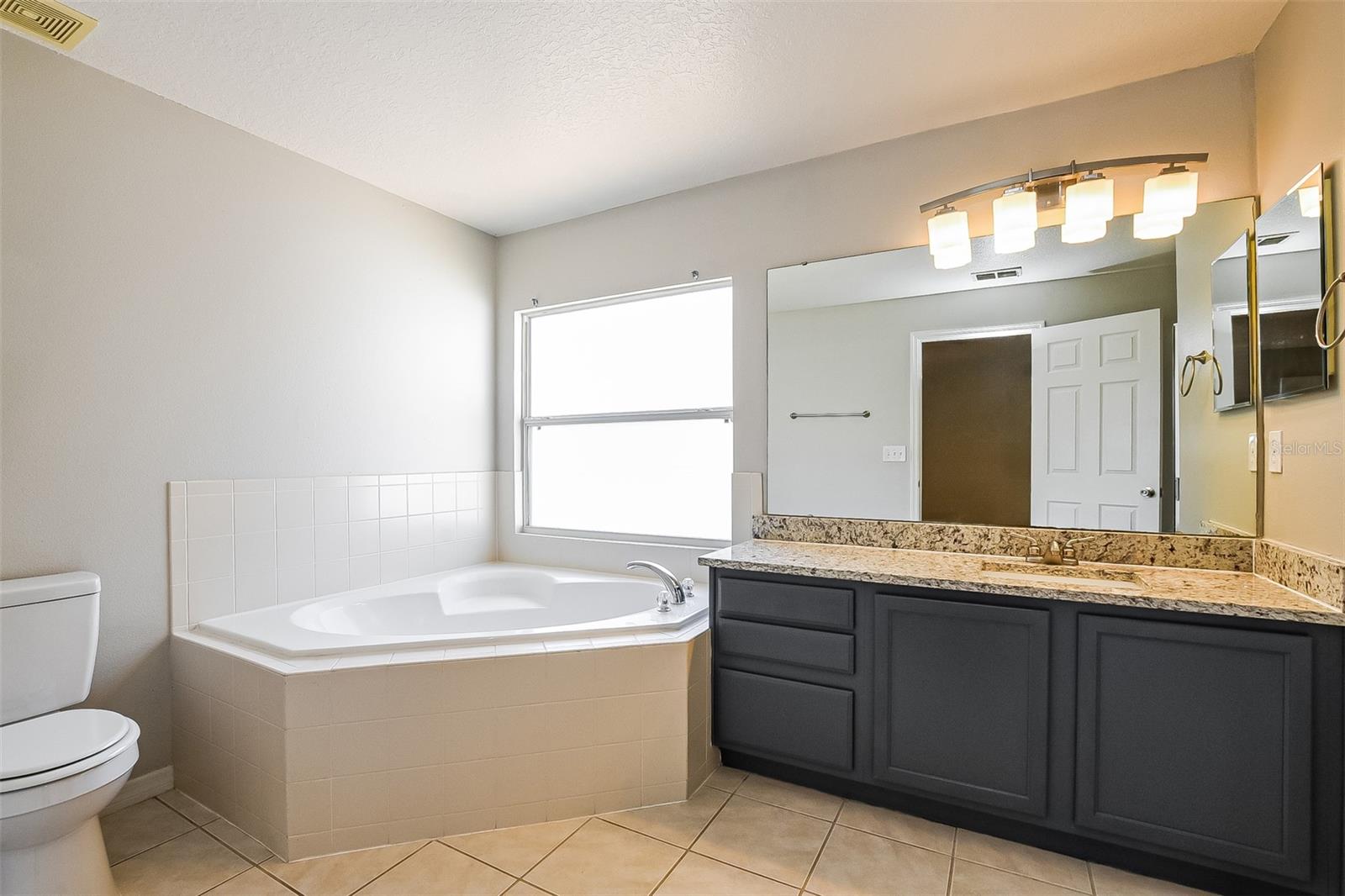 BLUE SPGS VILLAS - Residential