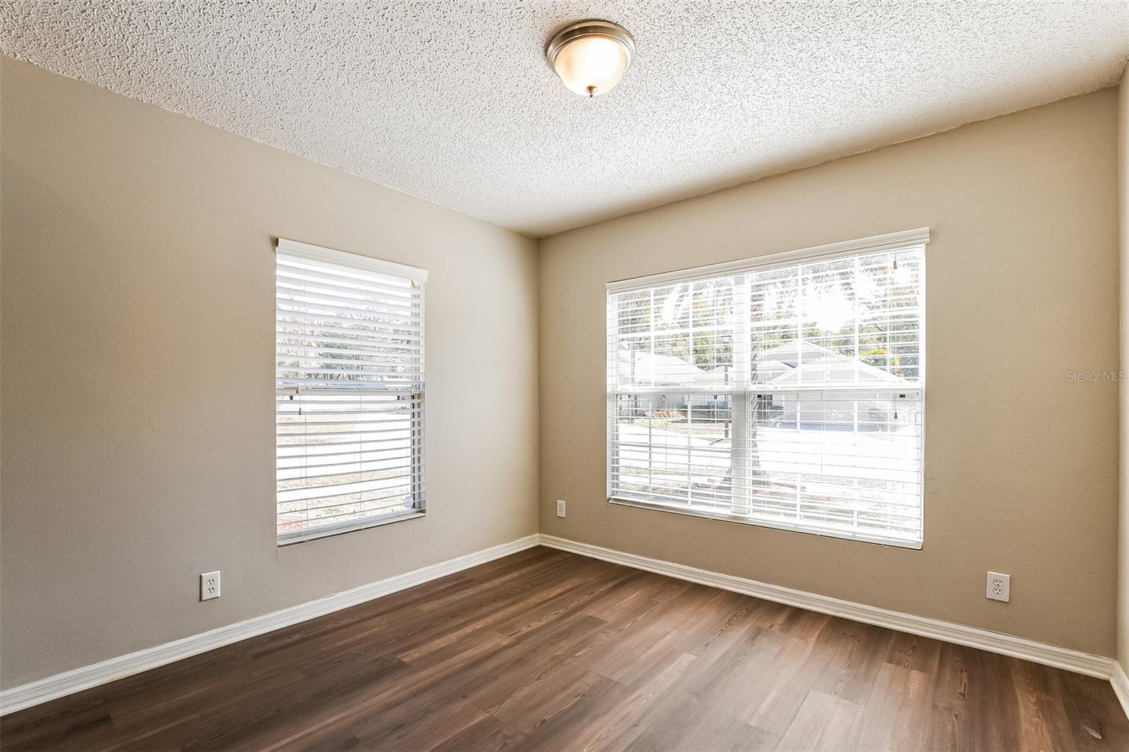 BLUE SPGS VILLAS - Residential