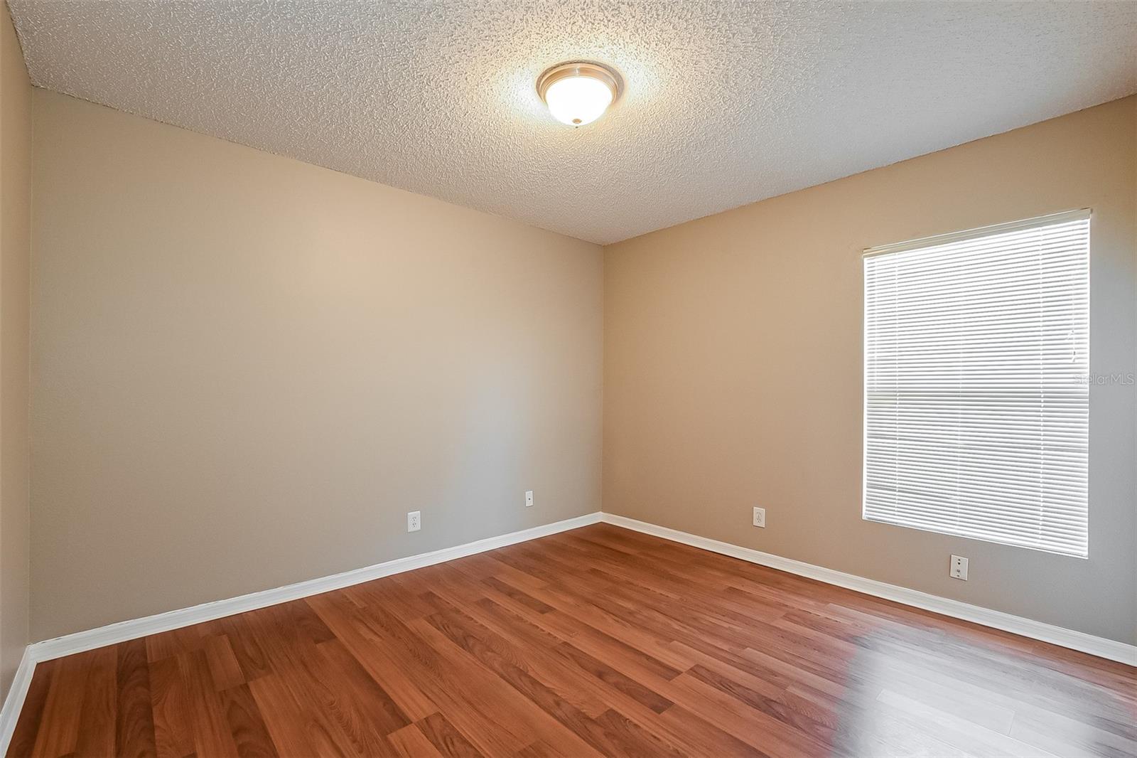 BLUE SPGS VILLAS - Residential