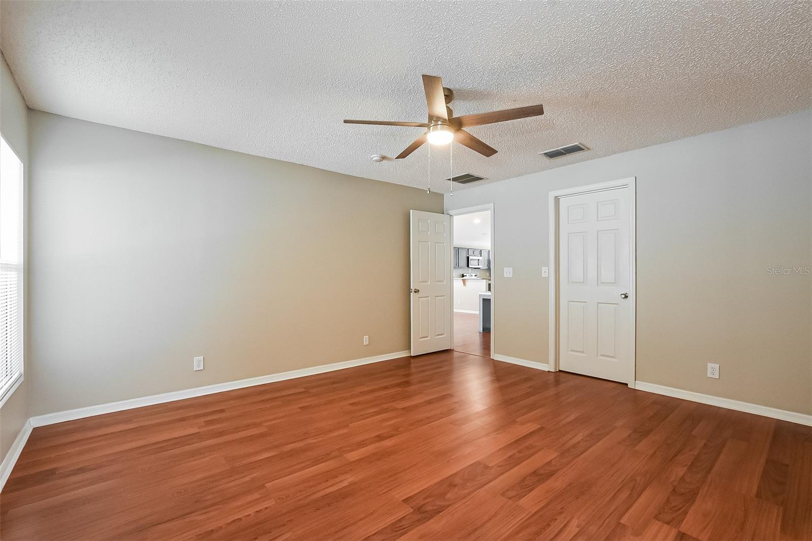 BLUE SPGS VILLAS - Residential