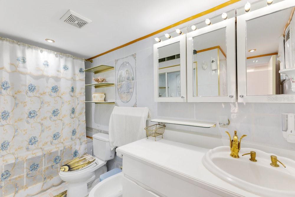 CONDOMINIO TROPICANA - Residential Lease