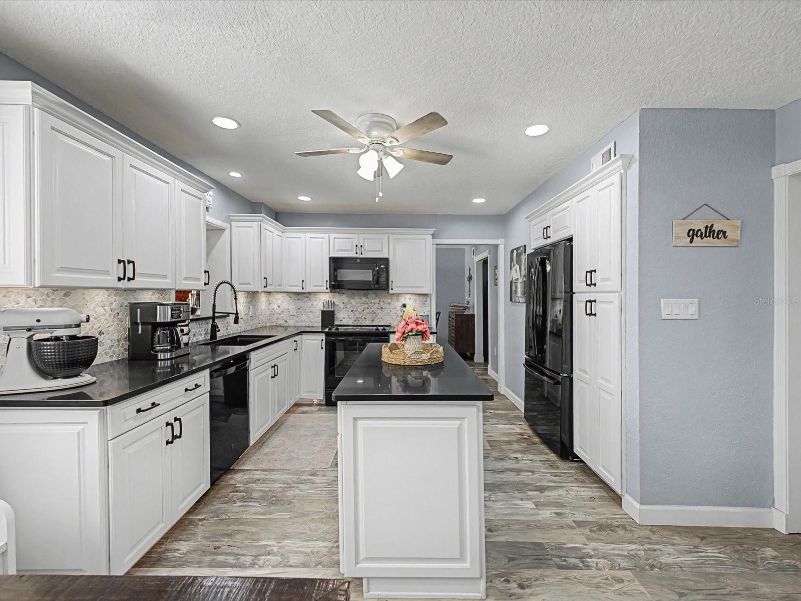 SPRING LAKE AREA - Residential