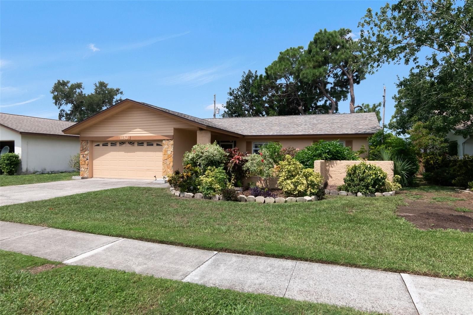 Search Properties for Sale 1 1150 BROOK DRIVE W