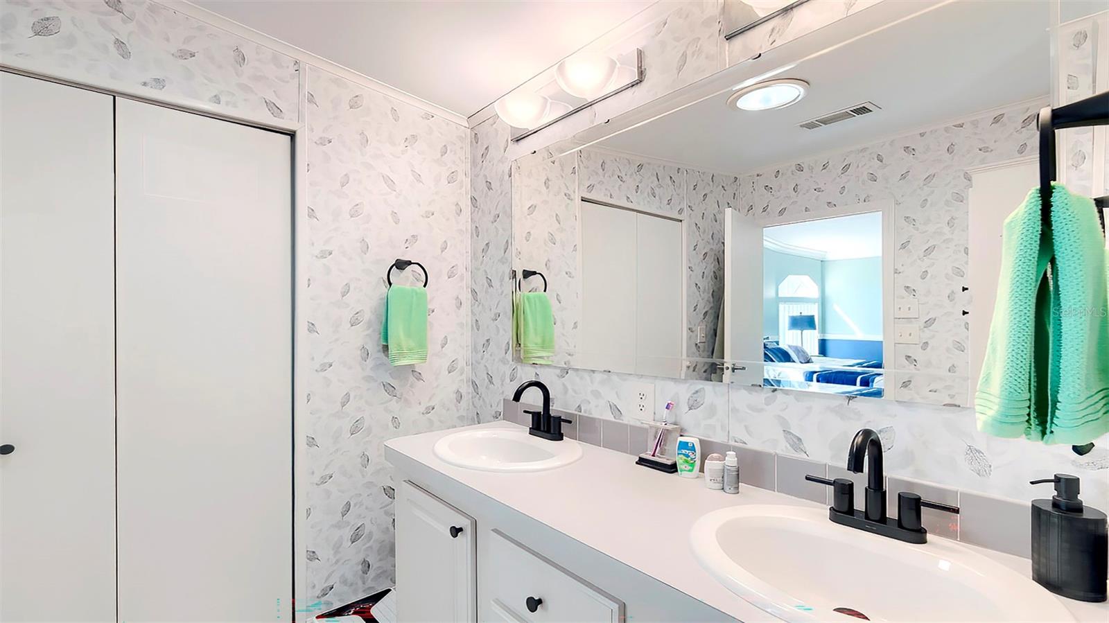 BROOKRIDGE COMMUNITY UNIT 2 BLK 13 LOT 15 - Residential