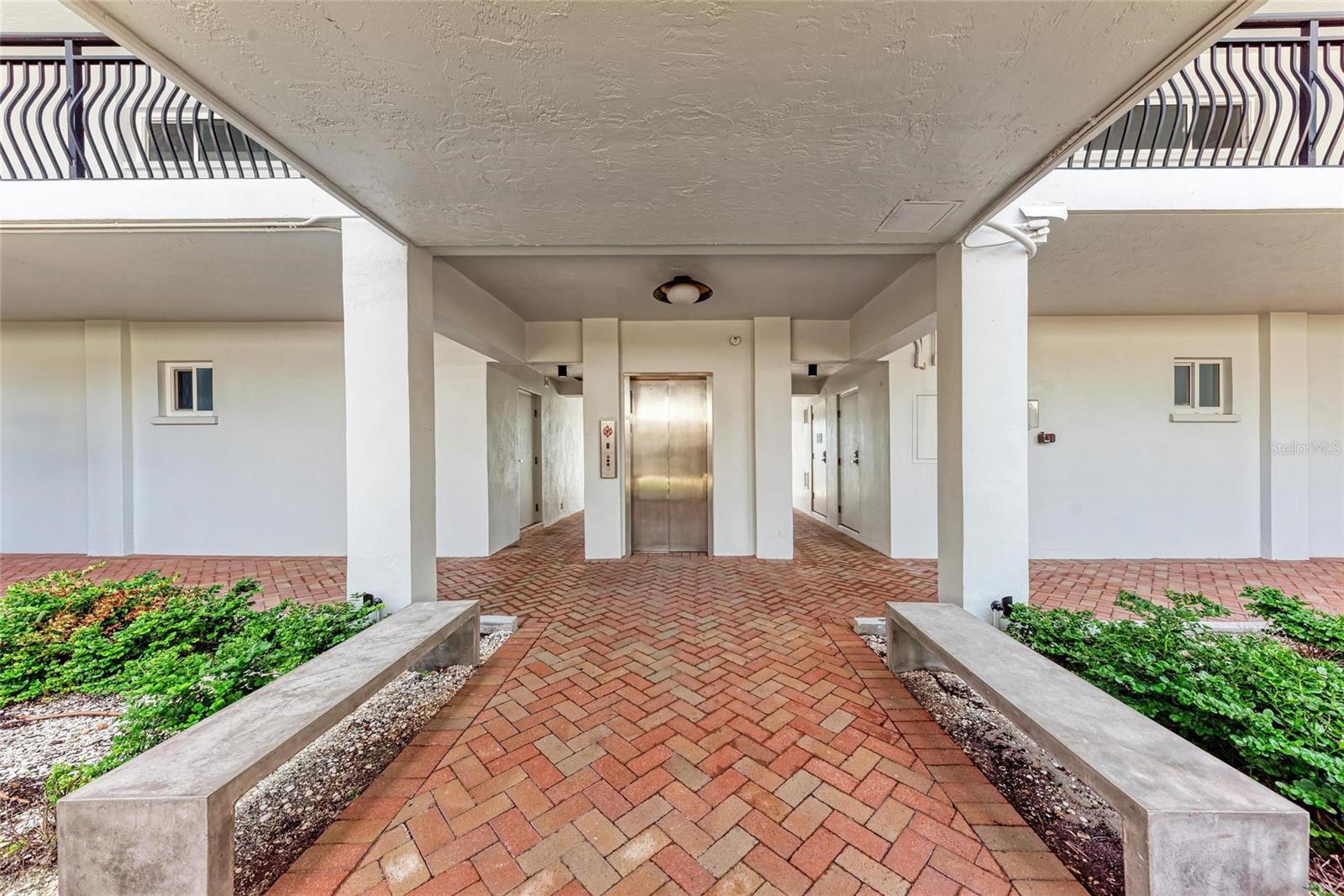 226 GOLDEN GATE POINT 44