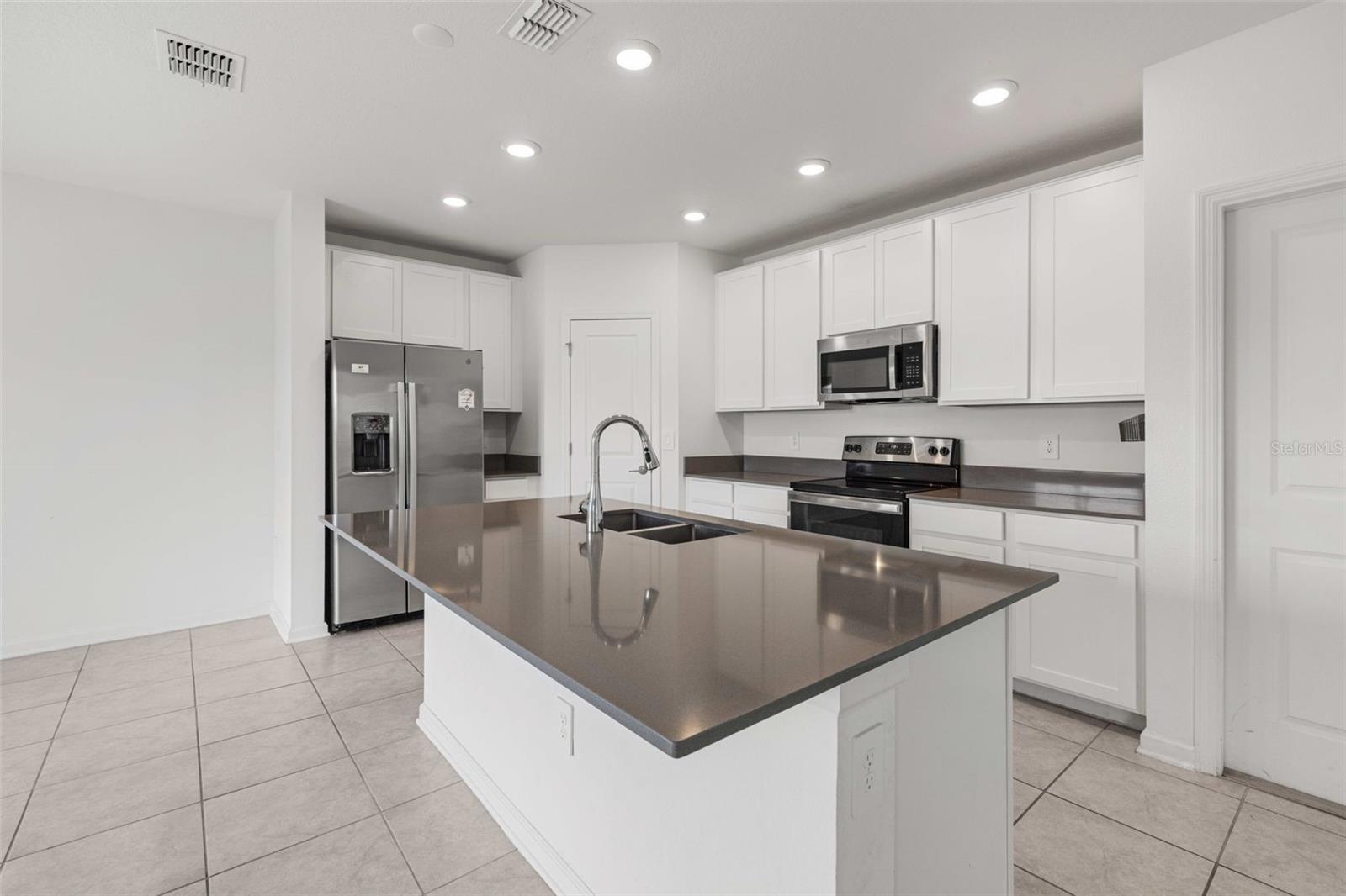 ASTONIA NORTH - Residential