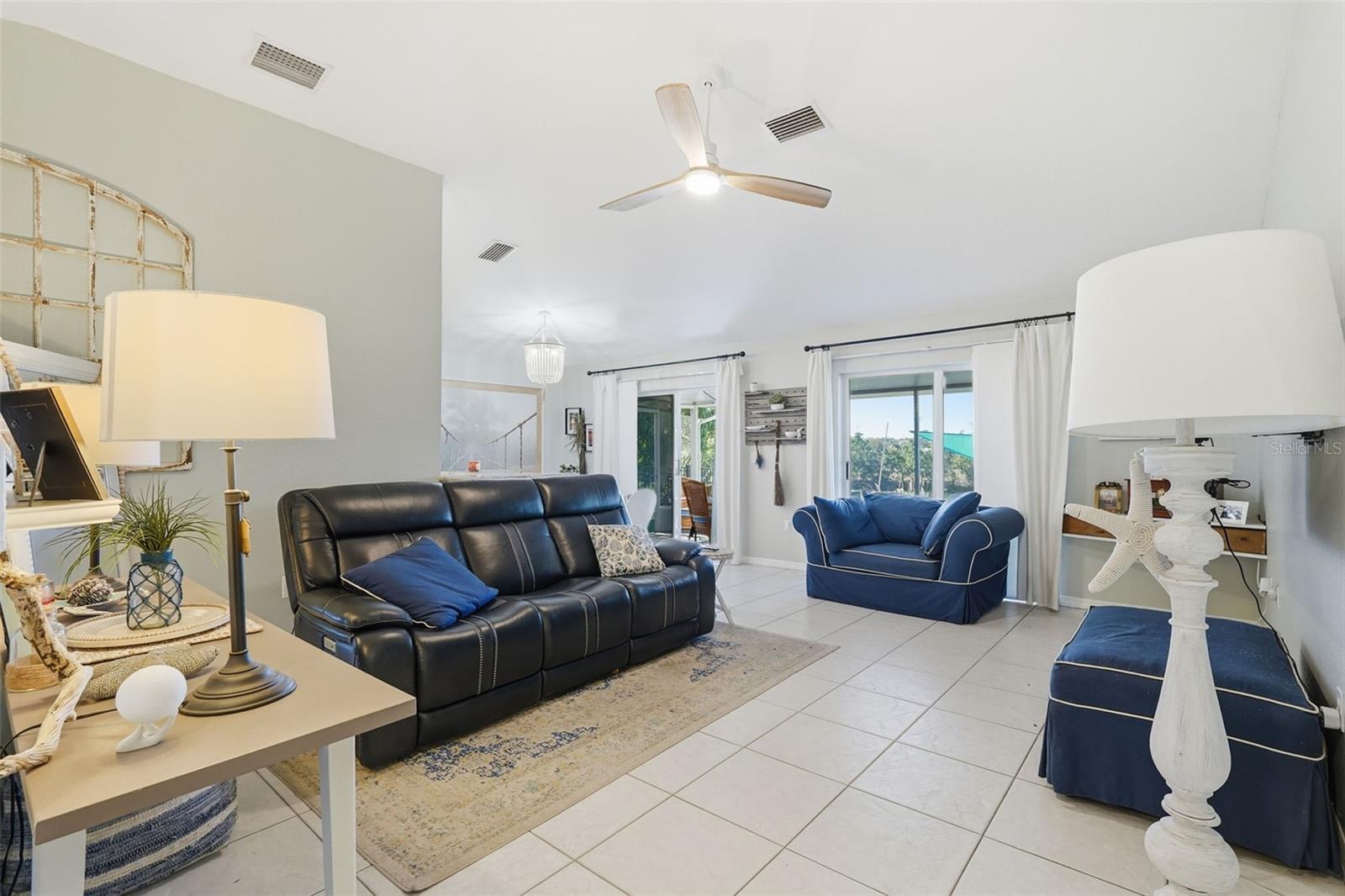 ALOHA GARDENS - Residential