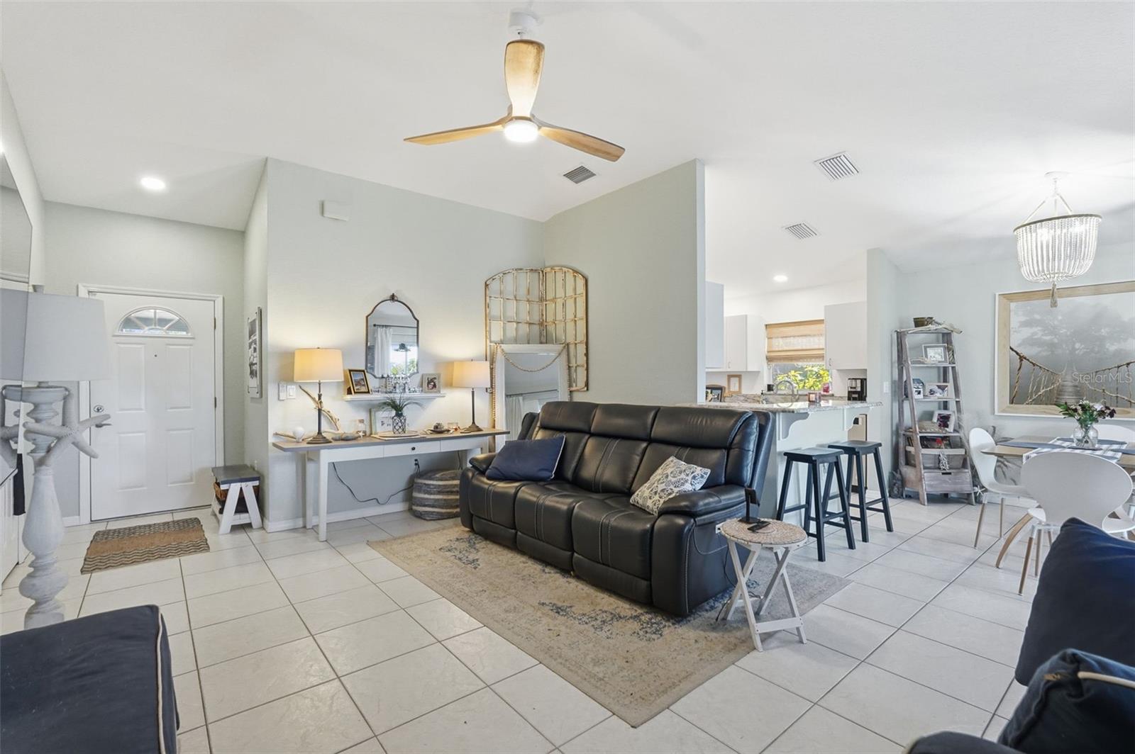 ALOHA GARDENS - Residential