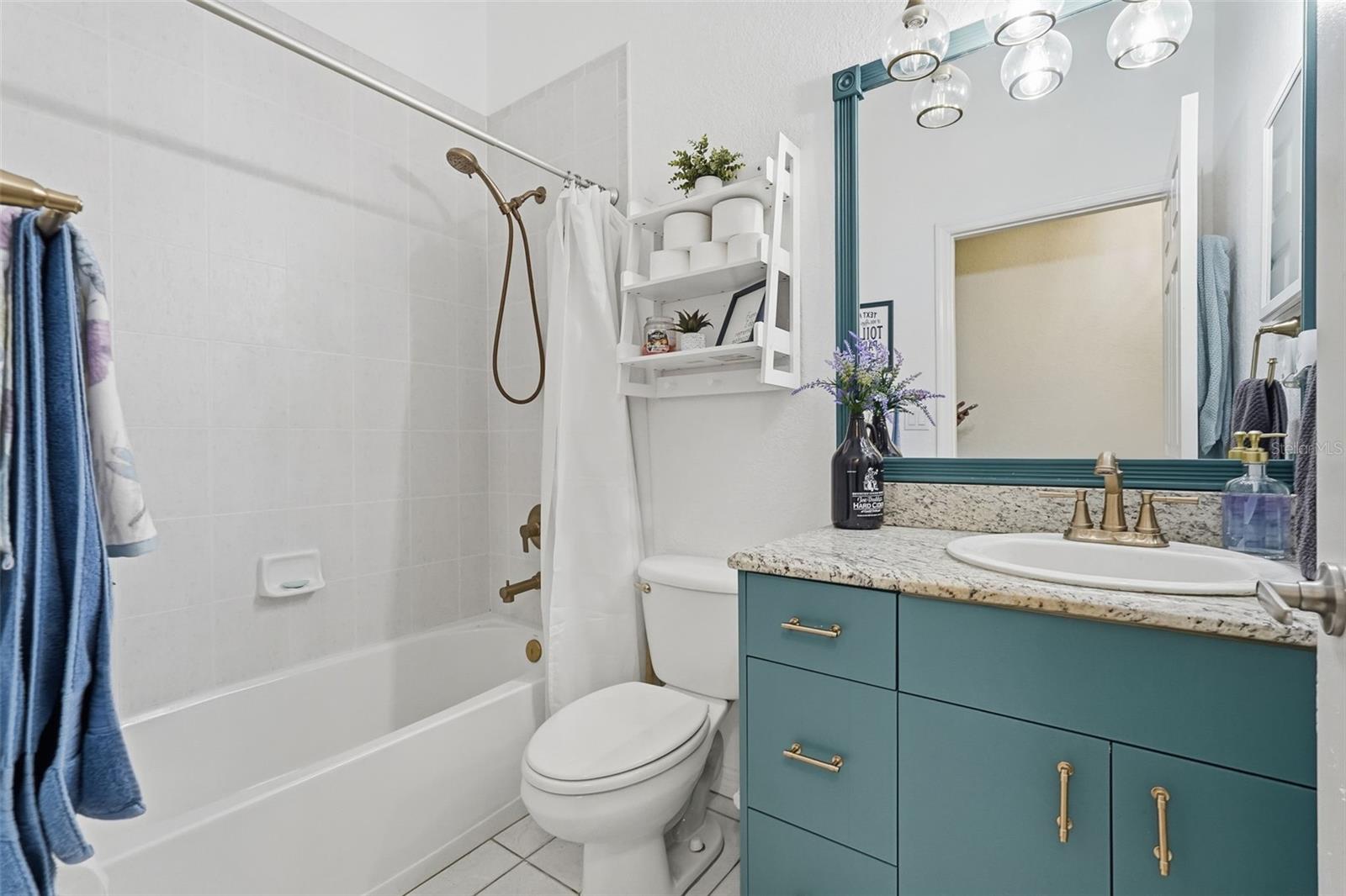 ALOHA GARDENS - Residential