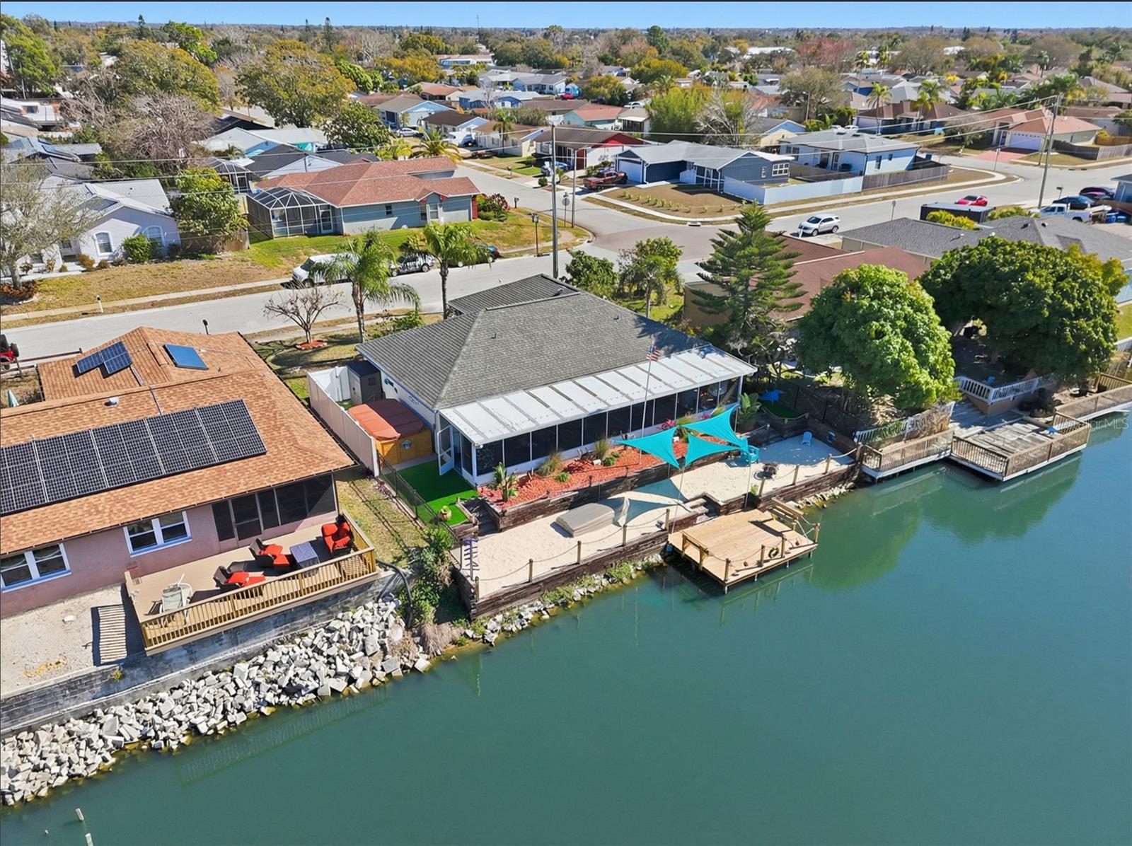 ALOHA GARDENS - Residential