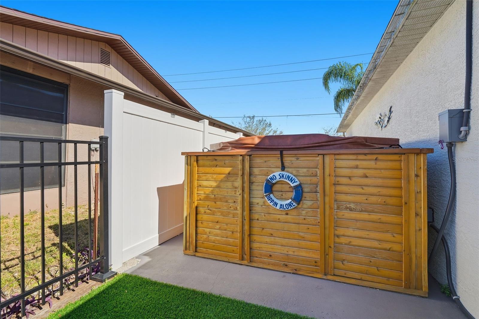 ALOHA GARDENS - Residential