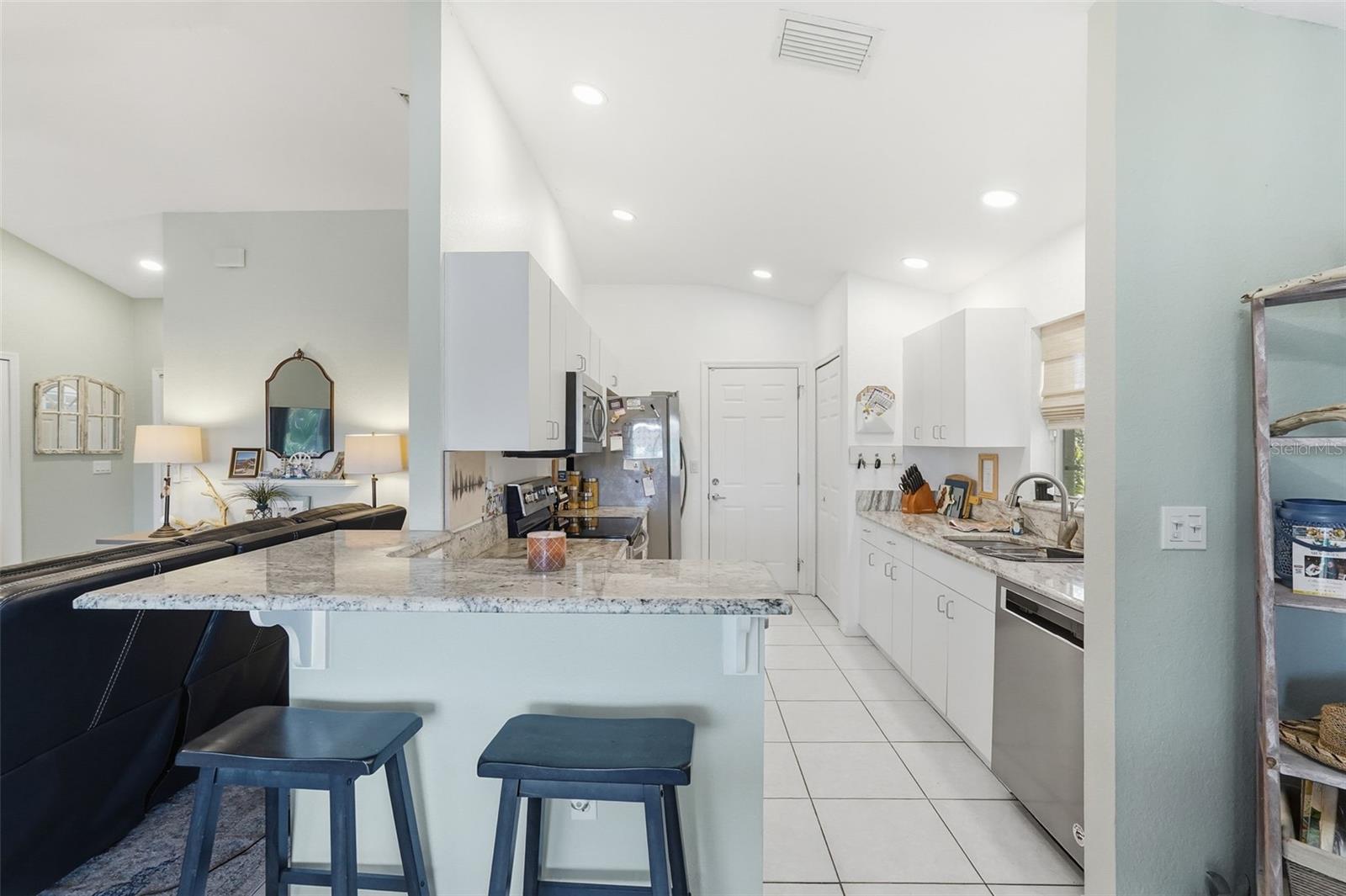 ALOHA GARDENS - Residential