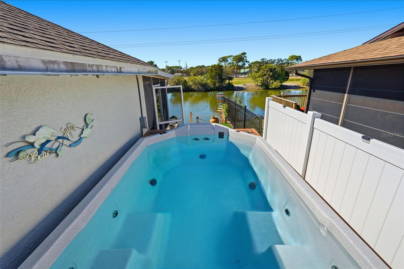 ALOHA GARDENS - Residential