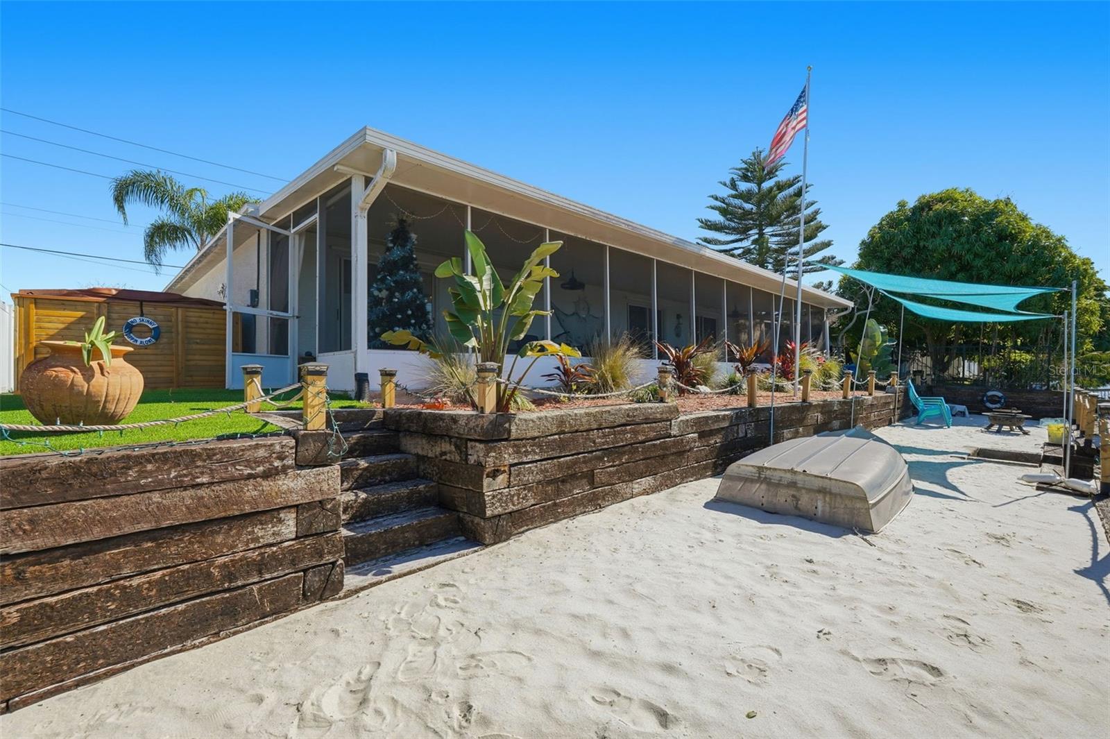 ALOHA GARDENS - Residential