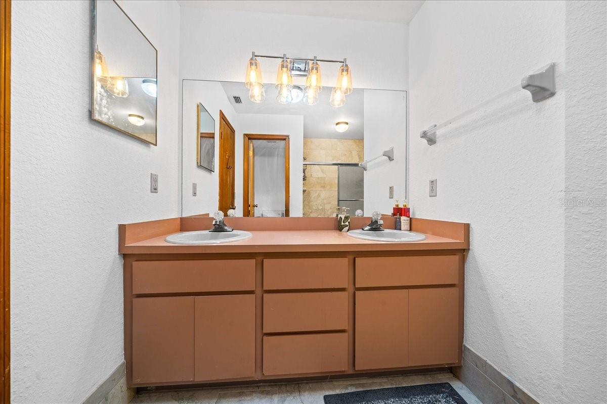 REDDING HAMMOCK - Residential