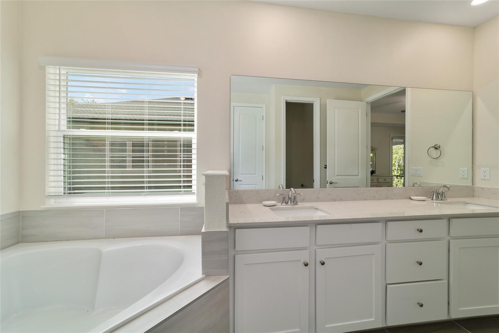 BELLECHASE OAK HAMMOCK - Residential