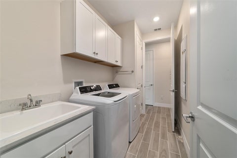 Tiny photo for 1129 SE 42nd Road, Ocala, FL 34480 (MLS # OM715164)