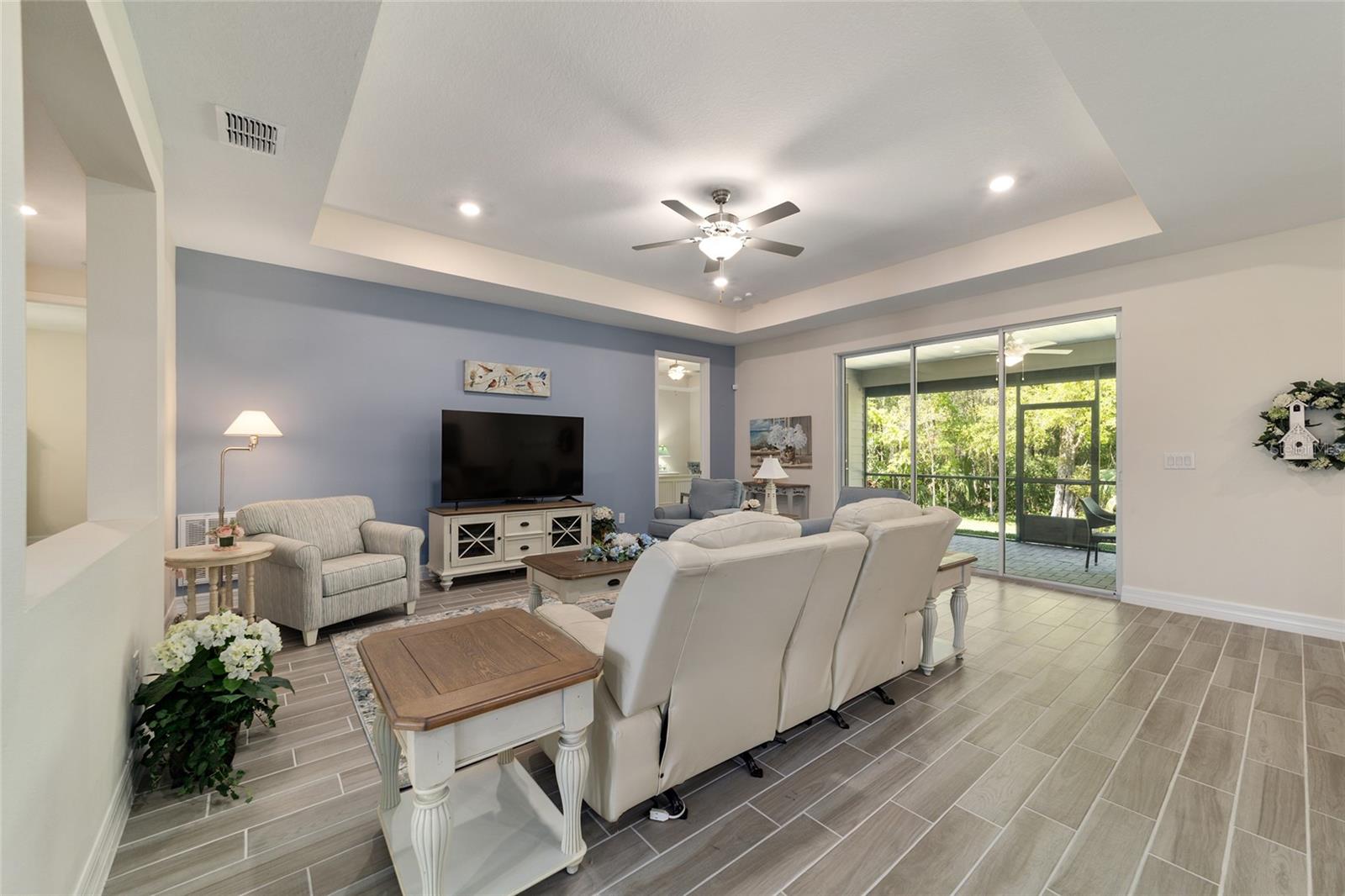 BELLECHASE OAK HAMMOCK - Residential