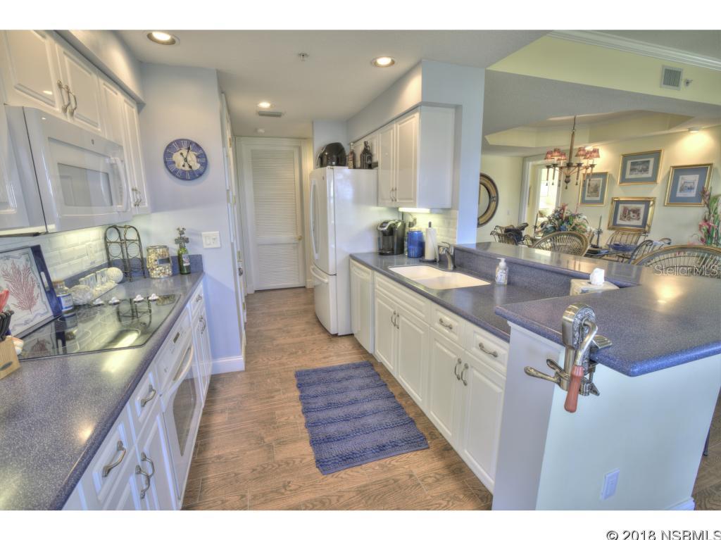 Harbour House At Harbour Village - Residential