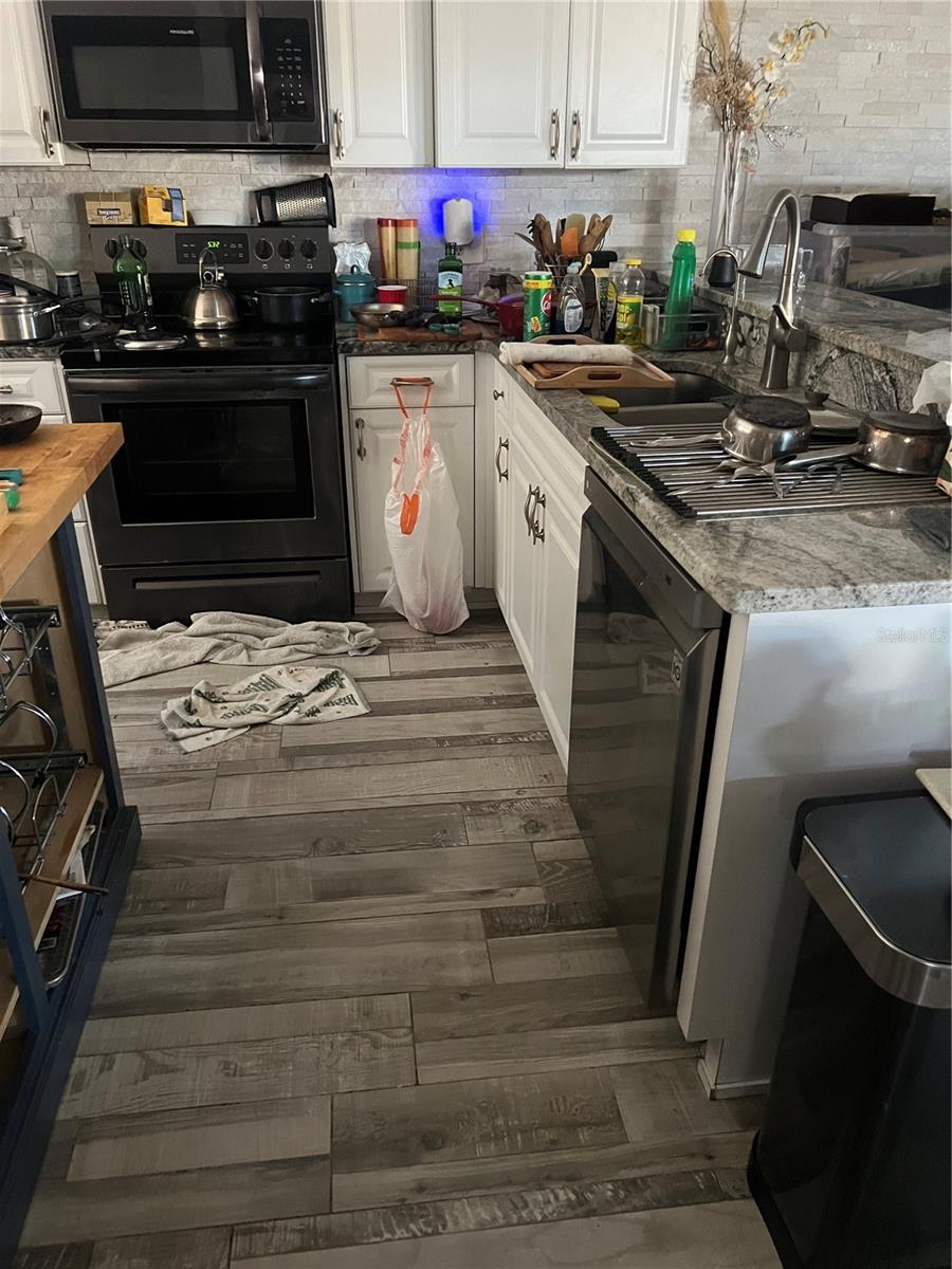 SAND PEBBLE POINTE CONDO 01 AMD 02 - Residential