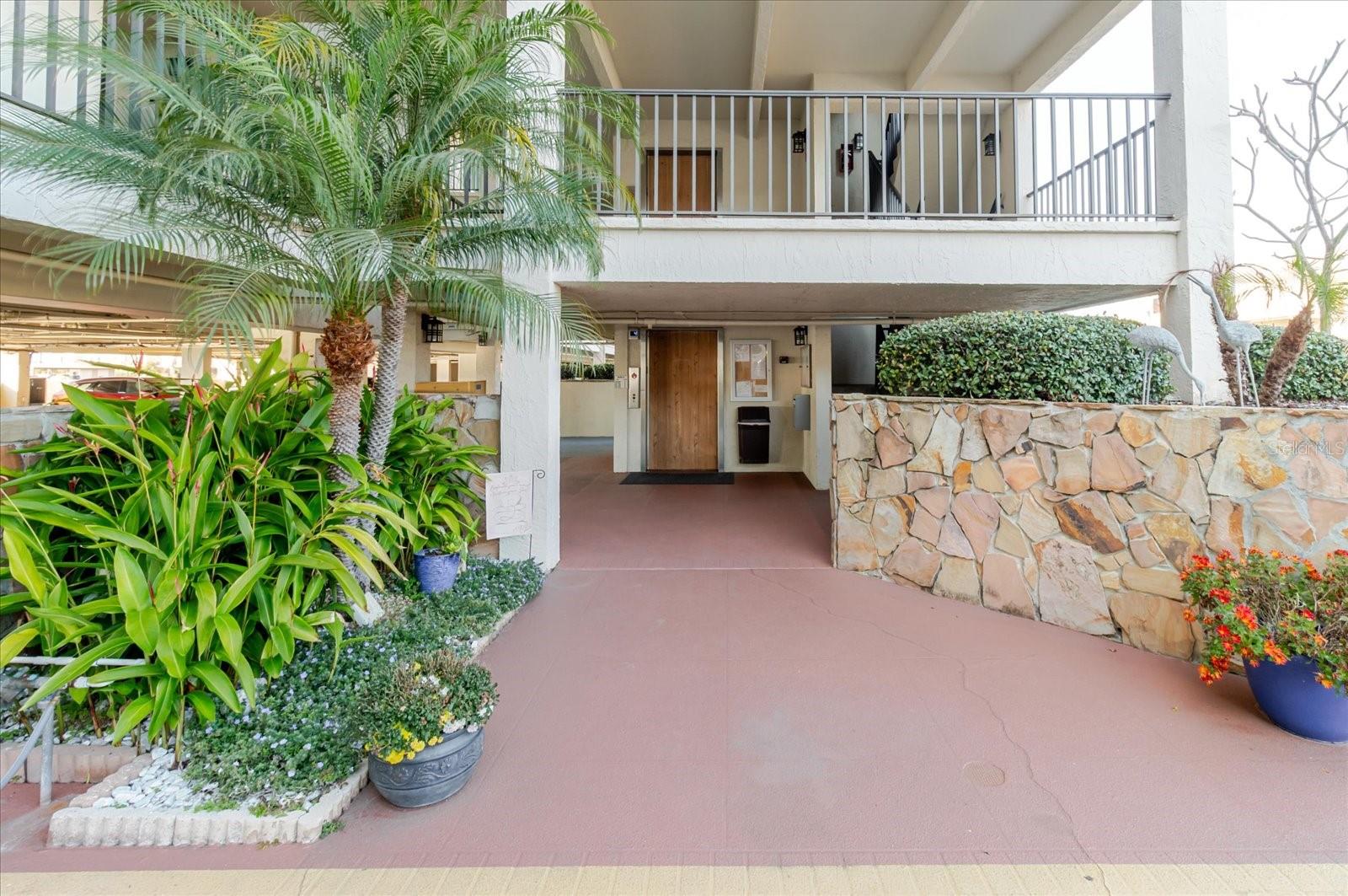 SAND PEBBLE POINTE CONDO 01 AMD 02 - Residential