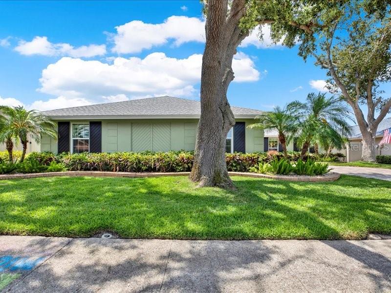 13186 LINDEN PLACE DRIVE