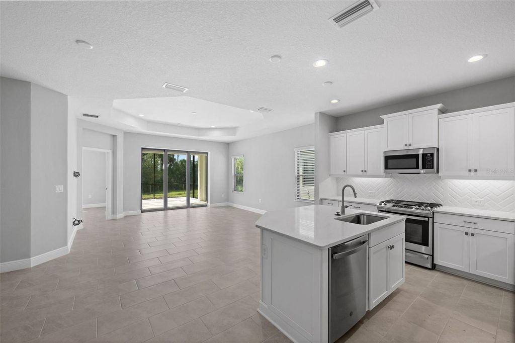 Photo of 4338 Tamarind Place, Bradenton, FL 34203 (MLS # A4683701)