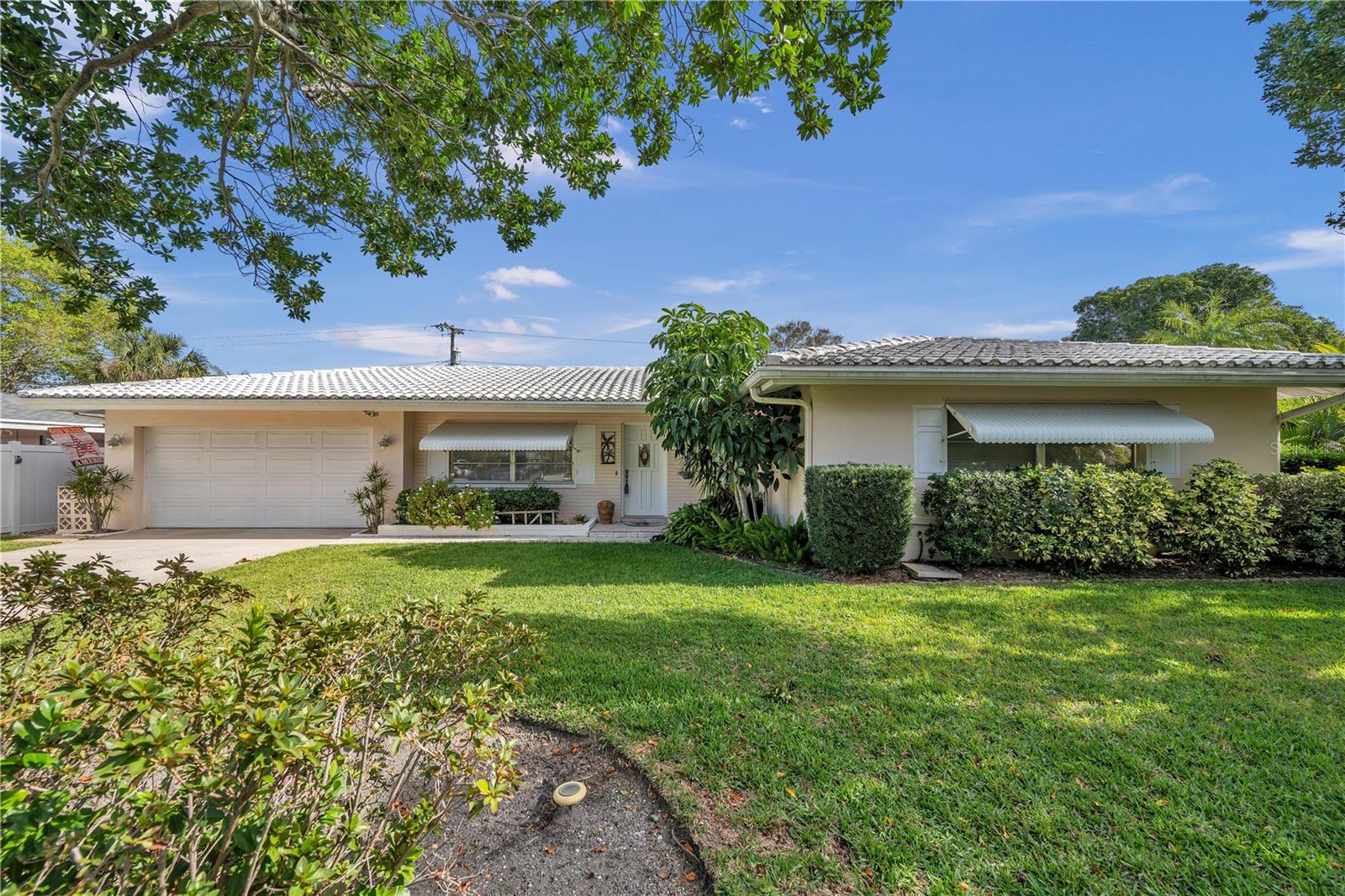 *NEW PRICE*Discover the epitome of comfortable living with this inviting 3-bedroom, 2-bathroom residence featuring a 2-car garage, ideally situated in the desirable community of Largo. Boasting proximity (about 5 minutes) to the beach and prominent shopping areas, this home offers a perfect blend of convenience and coastal charm. Step inside to find a spacious, well-designed interior, complemented by a tile roof that adds to the property's enduring appeal. The layout includes a generous family room at the rear of the house, providing an ideal space for relaxation and quality time with loved ones. The property's great location ensures easy access to the beach for strolls and nearby shopping destinations for added convenience. Additionally, a spacious backyard enhances the appeal of outdoor living, providing a perfect setting for gatherings or quiet moments in the fresh air. No Flood Insurance, No H.O.A., and No CCD required. Furniture is negotiable in case your looking for a vacation home or using as an Airbnb, its ready to go. This home in Largo is an excellent opportunity to embrace a lifestyle of comfort, convenience, and coastal beauty. Schedule a viewing today to experience all that this property has to offer.
