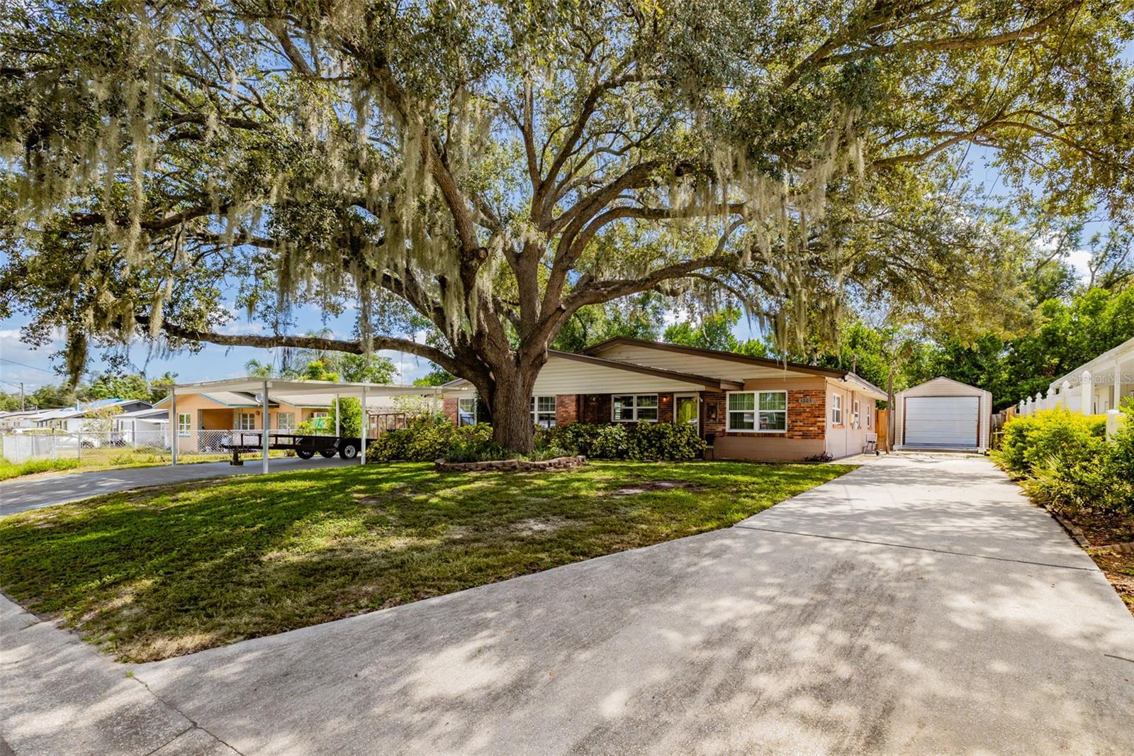 1205 W CAMELLIA DRIVE