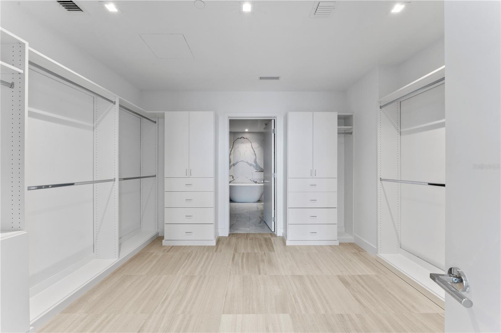 3105 BAY OAKS CONDO PCL #703 - Residential