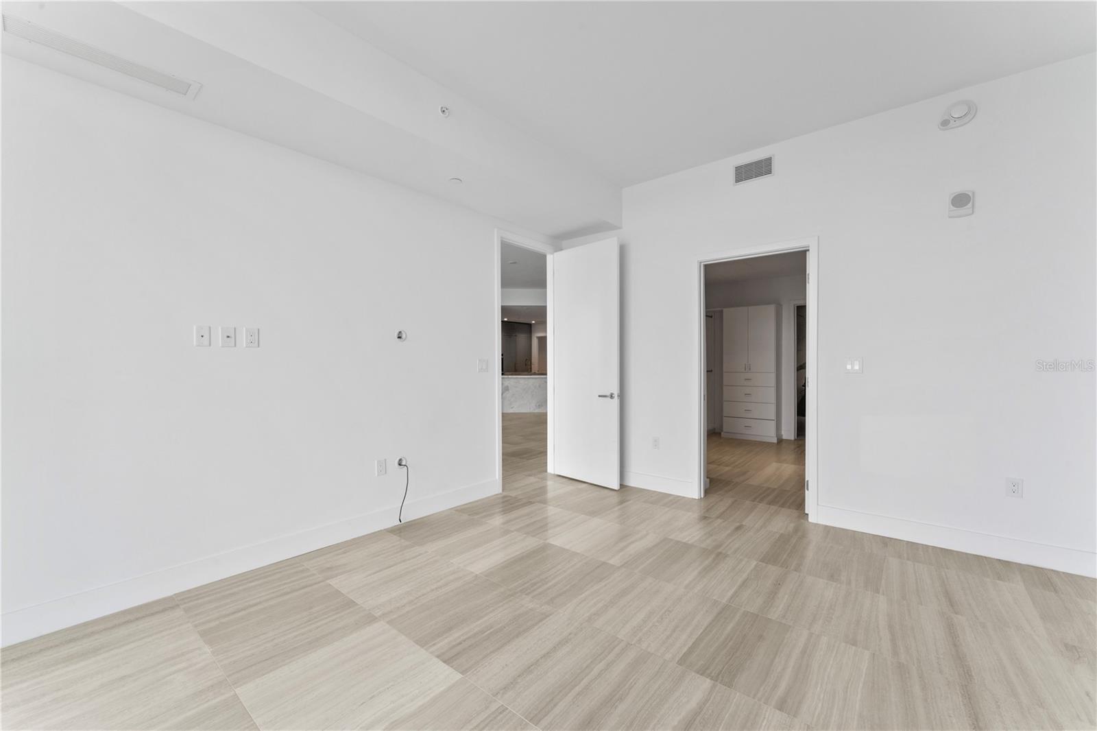 3105 BAY OAKS CONDO PCL #703 - Residential