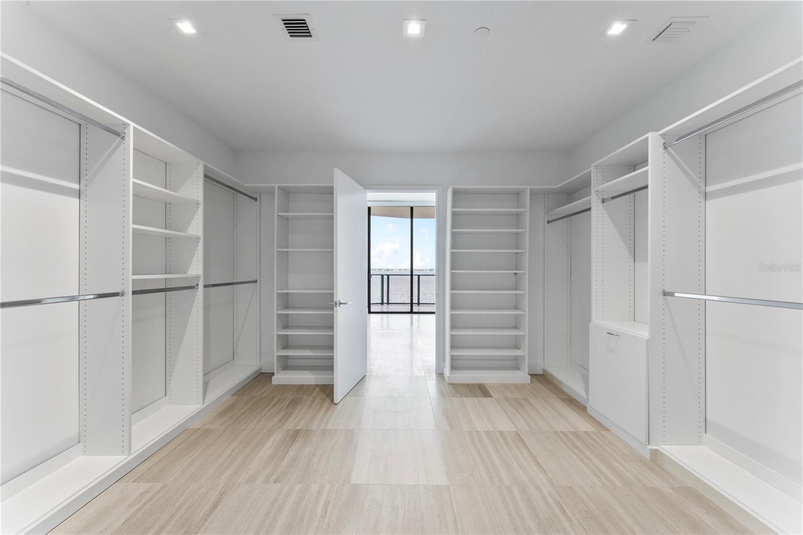 3105 BAY OAKS CONDO PCL #703 - Residential