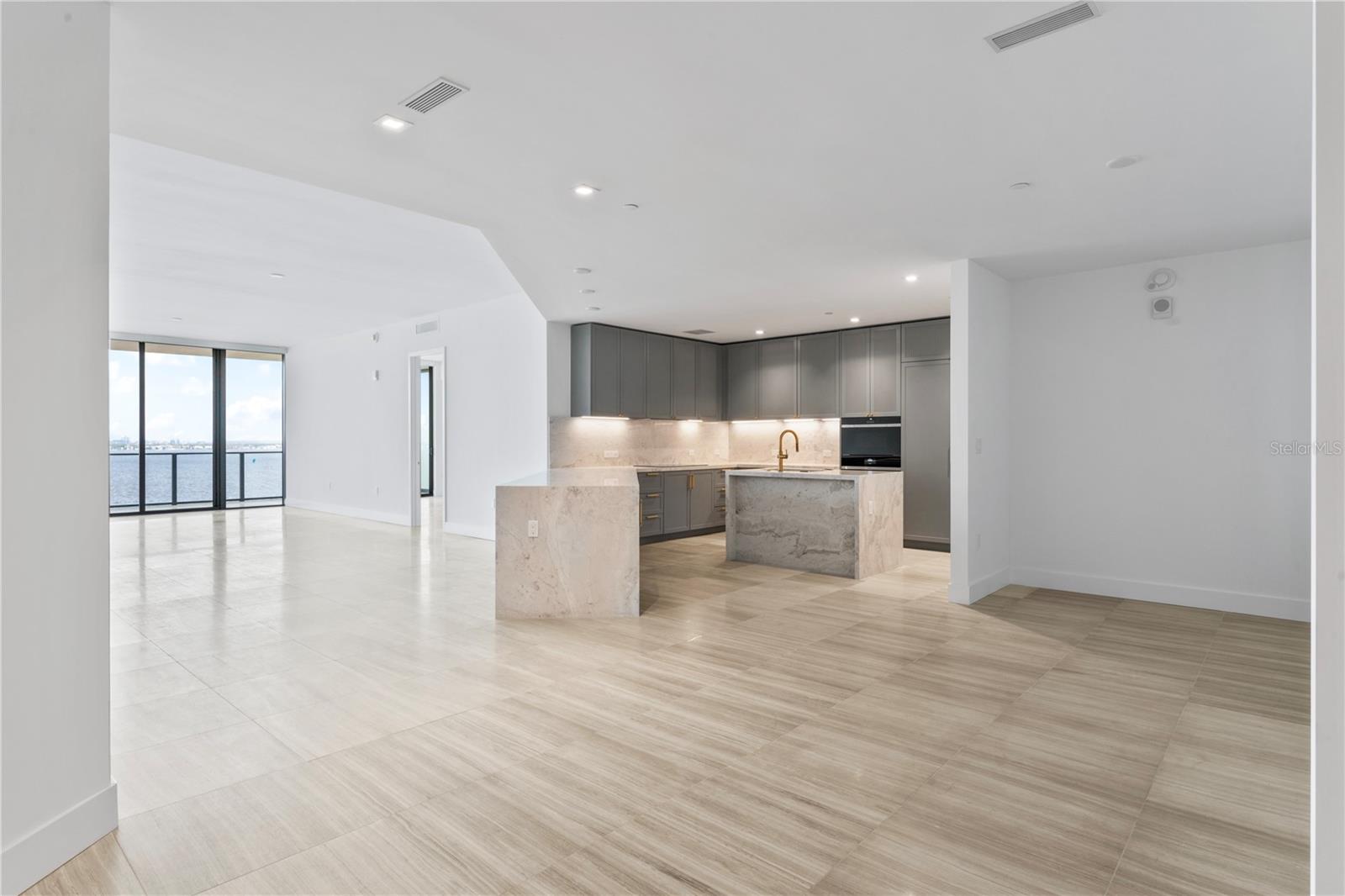 3105 BAY OAKS CONDO PCL #703 - Residential