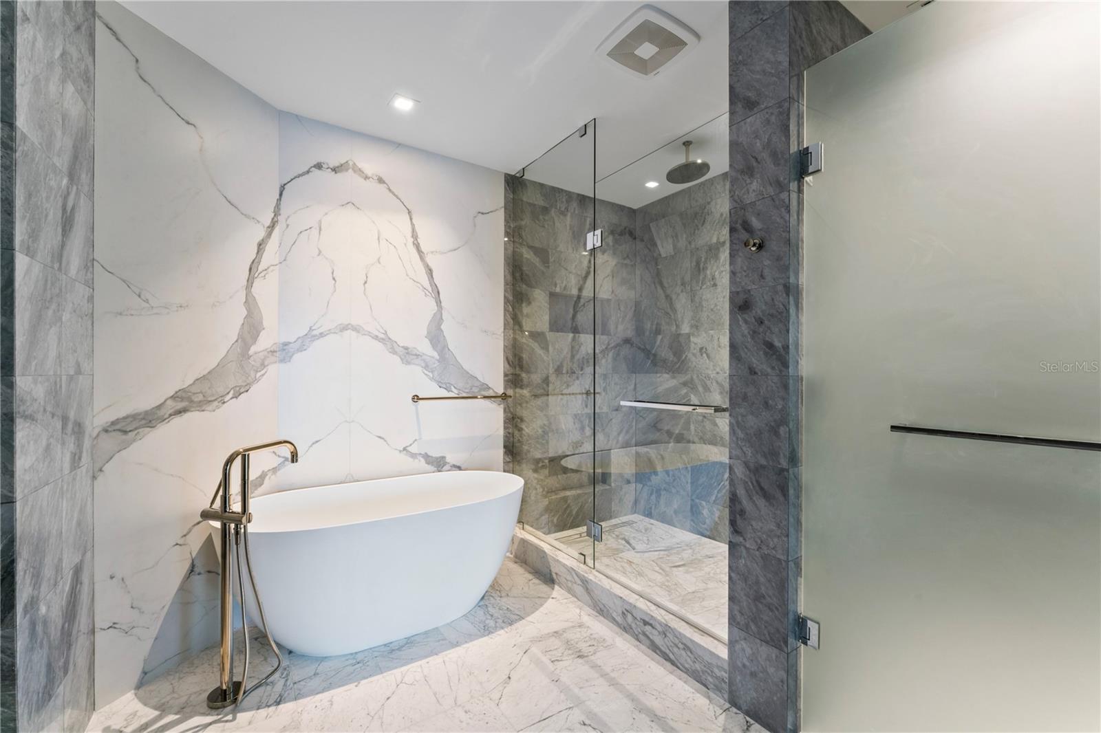 3105 BAY OAKS CONDO PCL #703 - Residential