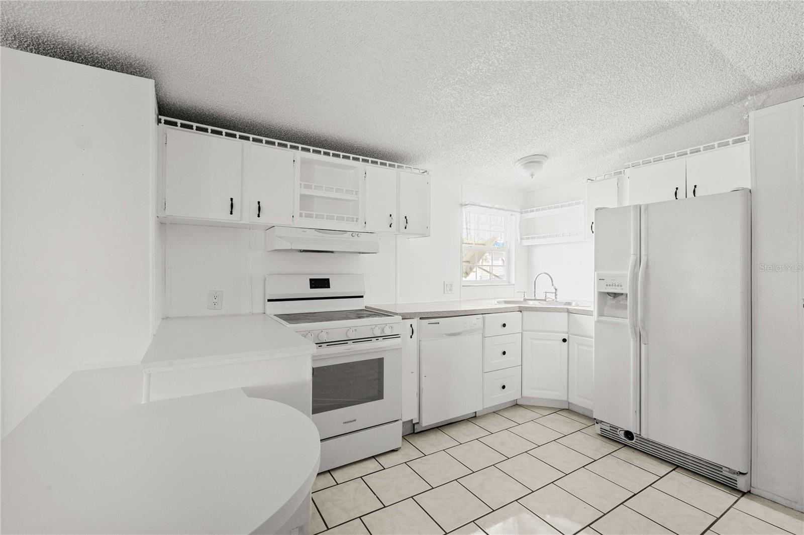 LAKE BETMAR ESTS - Residential