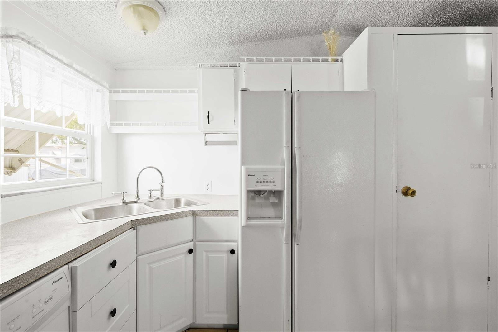 LAKE BETMAR ESTS - Residential