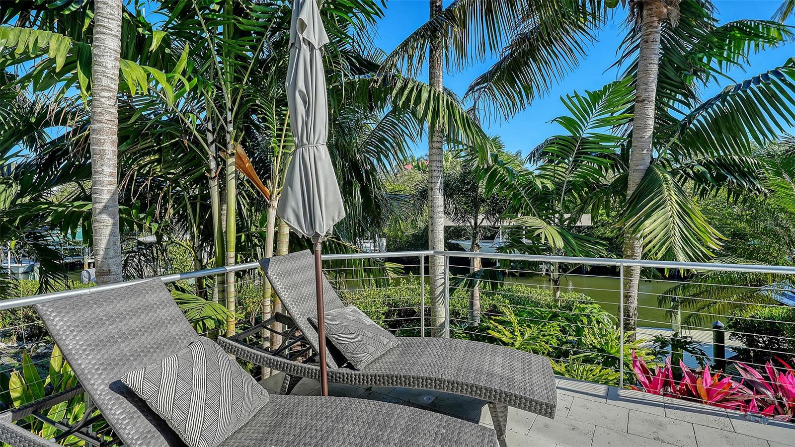 HAWKS HARBOR - Residential