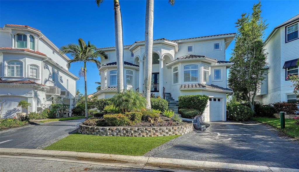 Photo of 7118 Hawks Harbor Circle, Bradenton, FL 34207 (MLS # A4676402)