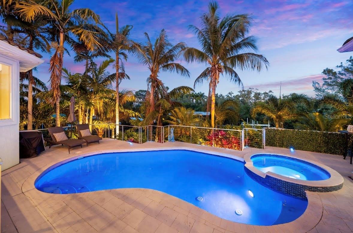 HAWKS HARBOR - Residential