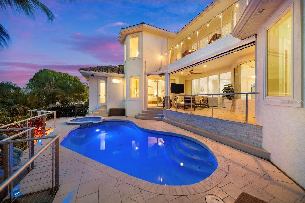 HAWKS HARBOR - Residential