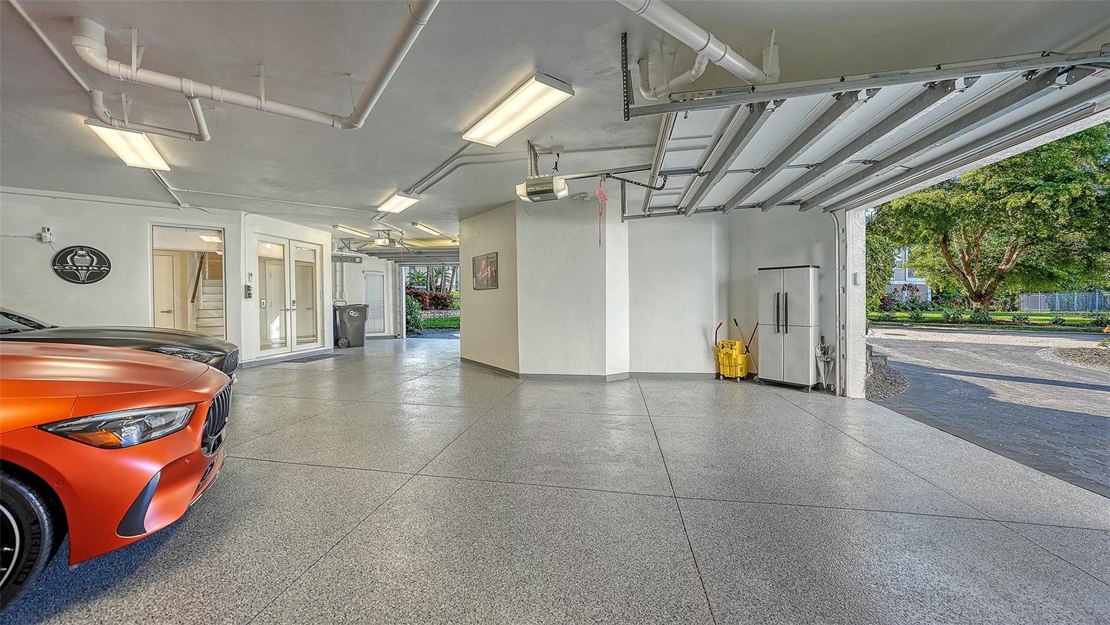 HAWKS HARBOR - Residential