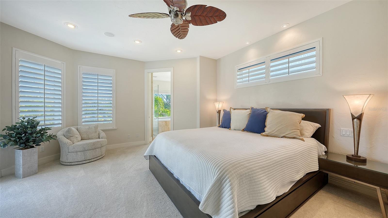 HAWKS HARBOR - Residential