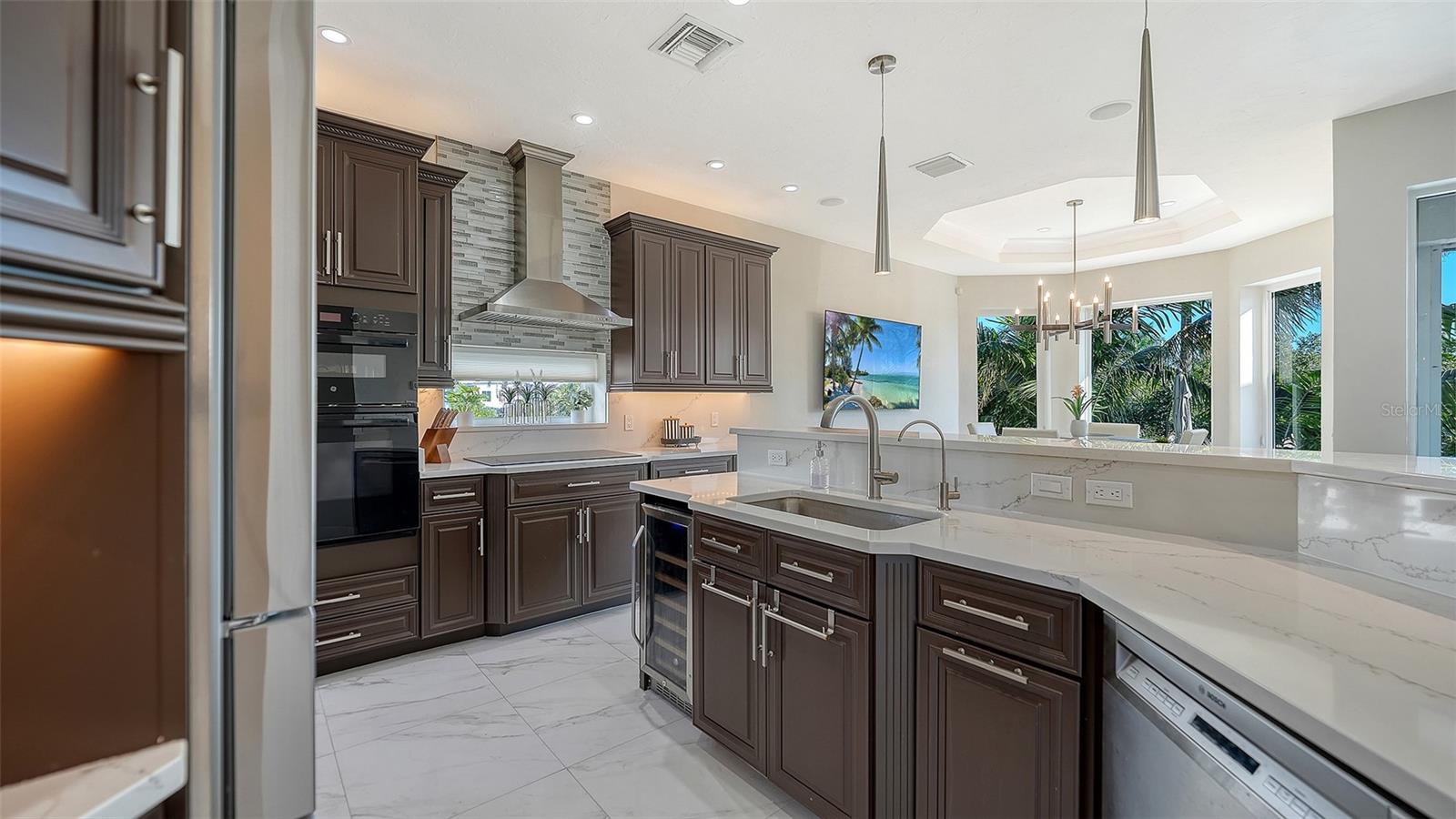 HAWKS HARBOR - Residential