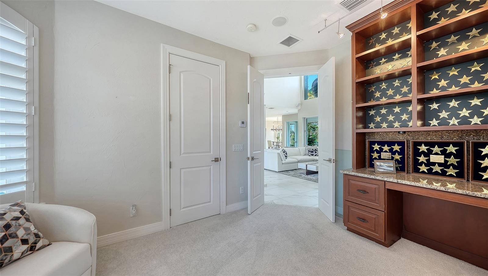 HAWKS HARBOR - Residential