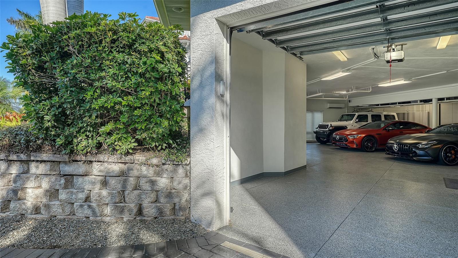 HAWKS HARBOR - Residential