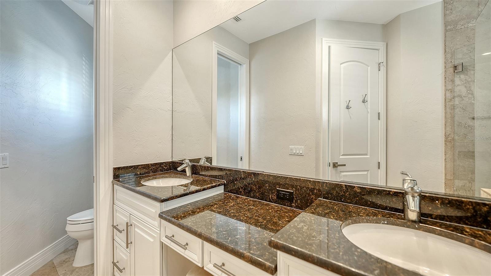 HAWKS HARBOR - Residential