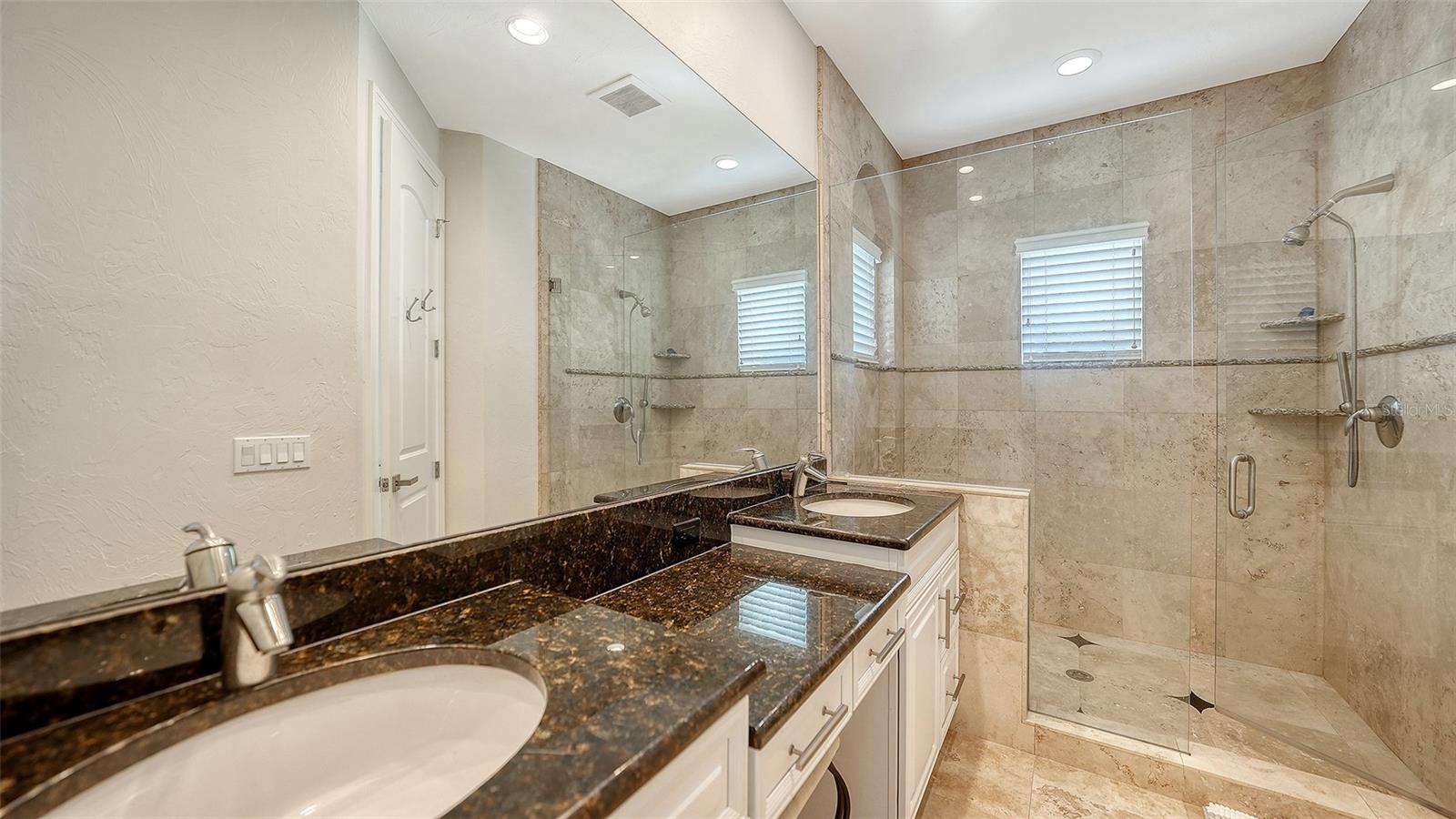 HAWKS HARBOR - Residential